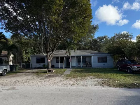 1426 NE 134th Rd, North Miami, FL 33161