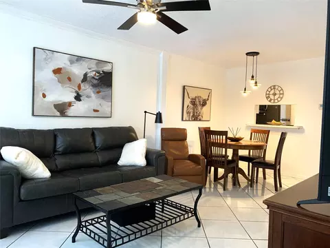 5003 NW 35th St #508, Lauderdale Lakes, FL 33319