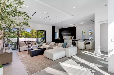Living - 3205 Leigh Rd, Pompano Beach, FL 33062 photo 1 of 2