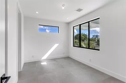 Bedroom - 3205 Leigh Rd, Pompano Beach, FL 33062 photo 4 of 5