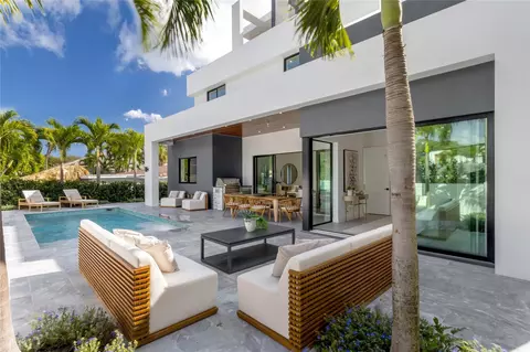 Exterior - 3205 Leigh Rd, Pompano Beach, FL 33062 photo 3 of 5
