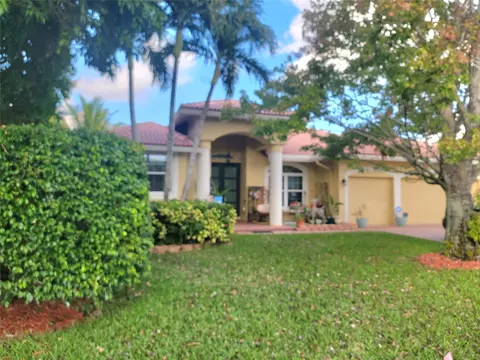 8829 NW 45th Pl, Coral Springs, FL 33065