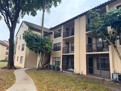 4361 W Mcnab Rd #17, Pompano Beach, FL 33069