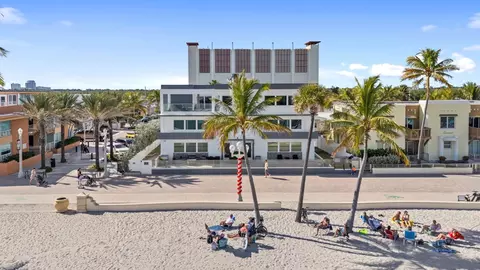 2203 N Surf Rd, Hollywood, FL 33019