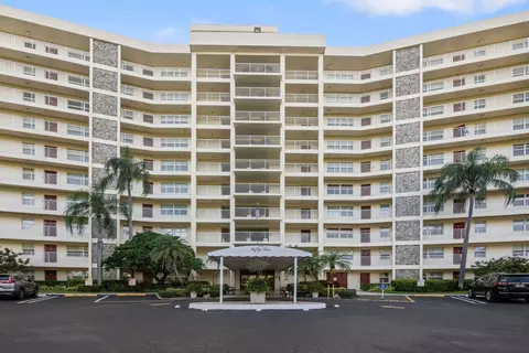 3095 N N Crse #1008, Pompano Beach, FL 33069
