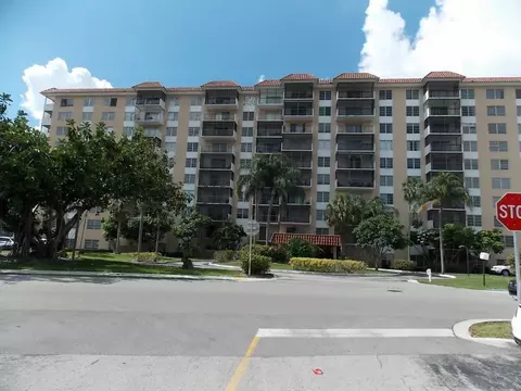 4174 Inverrary Dr #702, Lauderhill, FL 33319