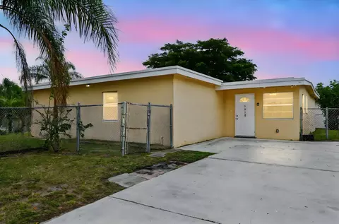 5618 Cinnamon Dr, West Palm Beach, FL 33415