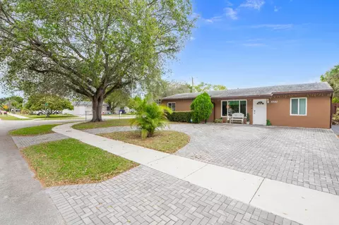 6500 SW 16th Ct, North Lauderdale, FL 33068