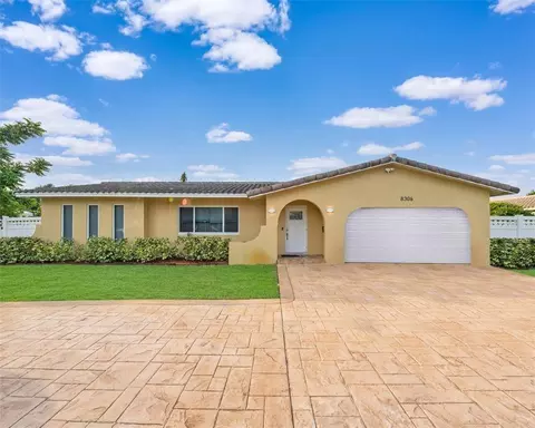 8306 NW 36th St, Coral Springs, FL 33065