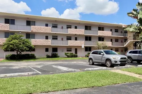 5985 Del Lago Cir #223, Sunrise, FL 33313