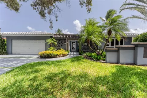 1930 NE 28th Ct, Lighthouse Point, FL 33064 photo 2