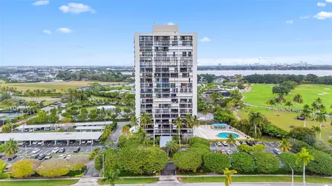 2400 Presidential Way #1502, West Palm Beach, FL 33401