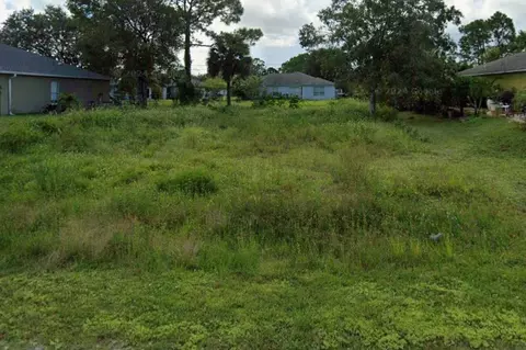 8355 102nd Ct, Vero Beach, FL 32967