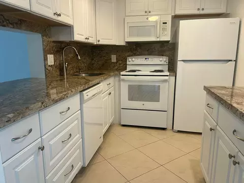 2615 NE 3rd Ct #213, Boynton Beach, FL 33435