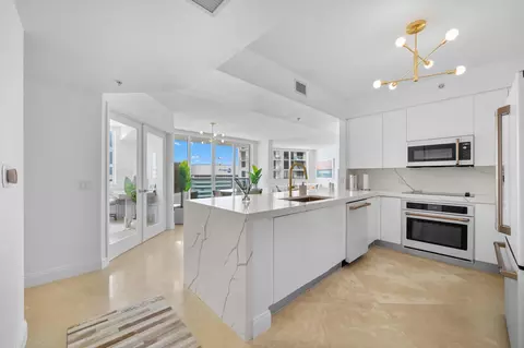 350 SE 2nd St #2670, Fort Lauderdale, FL 33301