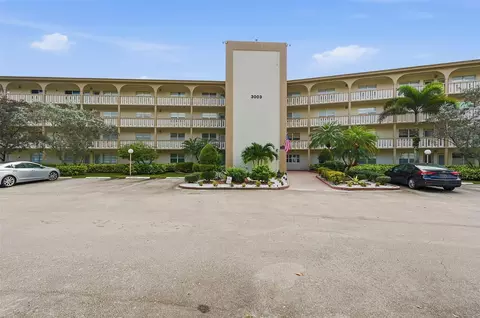 3003 Portofino Isle #B2, Coconut Creek, FL 33066