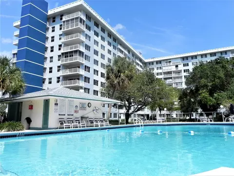 4200 Hillcrest Dr #201, Hollywood, FL 33021