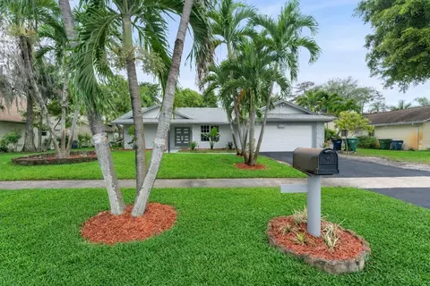 7138 NW 49th Pl, Lauderhill, FL 33319