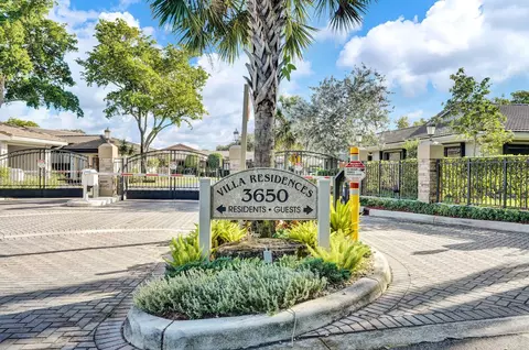 3650 N 36th Ave #51, Hollywood, FL 33021