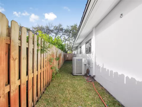 1951 NE 28th Ct, Lighthouse Point, FL 33064 photo 24