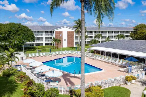 2453 NE 51st St #D-306, Fort Lauderdale, FL 33308