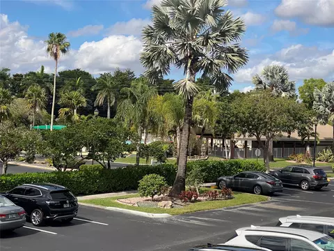 7280 S Devon Dr #208, Tamarac, FL 33321