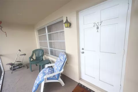 601 Pine Dr #207, Pompano Beach, FL 33060