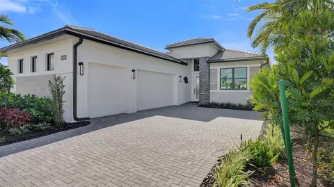 10208 Voltaire Pl, Palm Beach Gardens, FL 33412