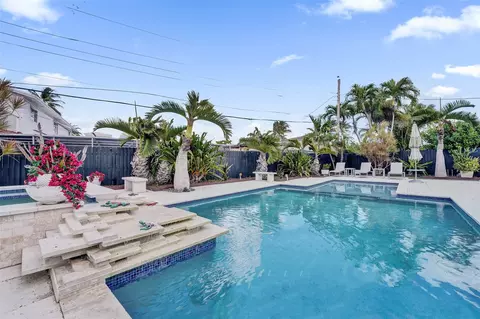 1701 NE 40th St, Oakland Park, FL 33334