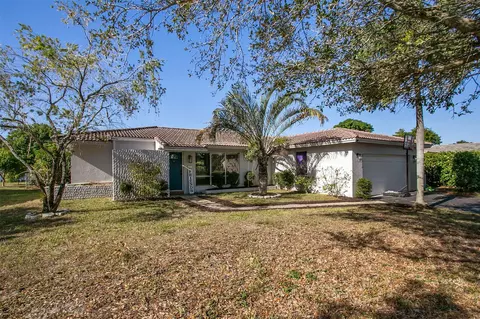 846 Ramblewood Dr, Coral Springs, FL 33071