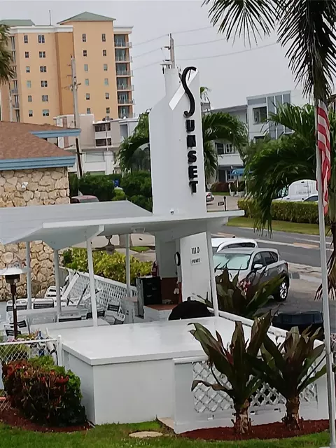 1110 N Riverside Dr #26, Pompano Beach, FL 33062