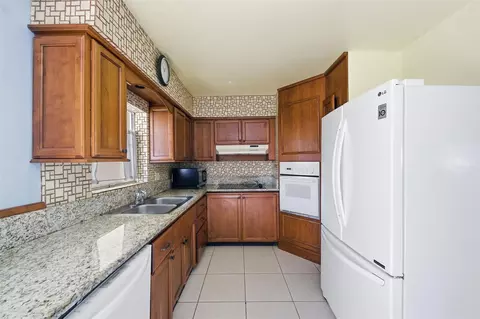 4030 NW 3rd Way, Pompano Beach, FL 33064 photo 13