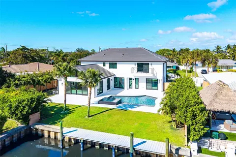 8 Leeward Cir, Jupiter, FL 33469