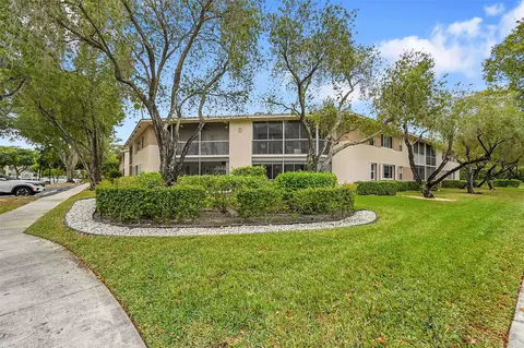 7553 Trent Dr #211, Fort Lauderdale, FL 33321