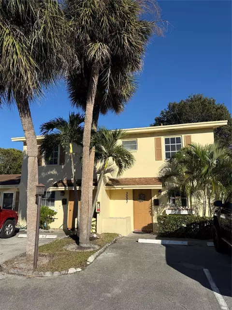 3007 NW 68th St #9C, Fort Lauderdale, FL 33309
