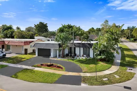 4920 Sarazen Drive Dr, Hollywood, FL 33021