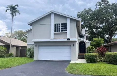 4104 N 49th Ave, Hollywood, FL 33021
