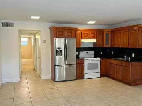 7851 Dunham Blvd #4, Miami, FL 33138