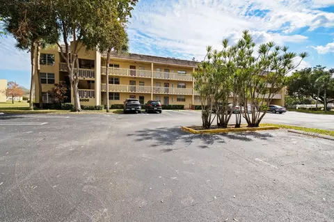 6000 NW 64th Ave #303, Tamarac, FL 33319
