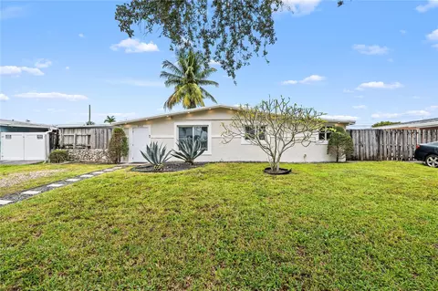 5721 SW 38th Ct, Davie, FL 33314