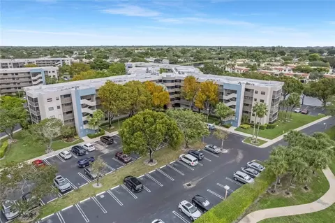 901 Colony Point Cir #123, Pembroke Pines, FL 33026