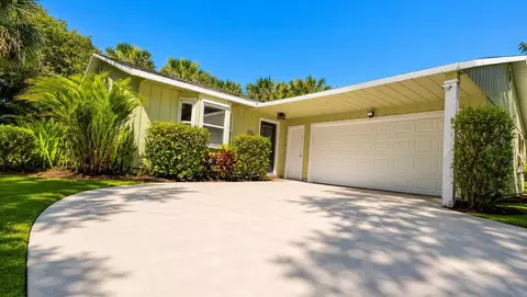 722 Wentworth St, Sebastian, FL 32958