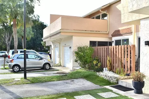 8237 NW 8th Ct #4, Plantation, FL 33324