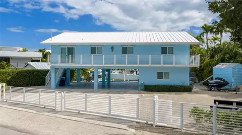 102 Harbor Dr, Tavernier, FL 33070 photo 2