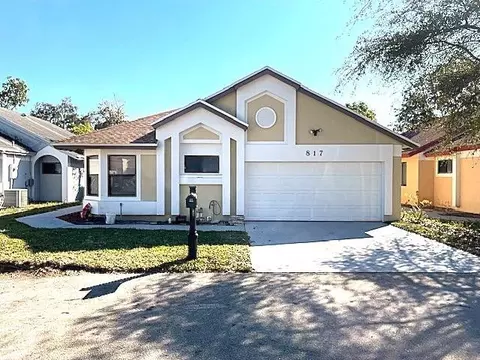 817 E Palm Run Dr, North Lauderdale, FL 33068