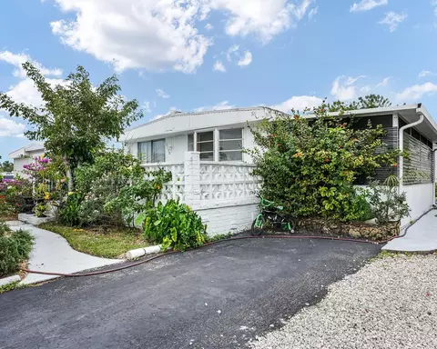 3150 Royal Palm Ct, Fort Lauderdale, FL 33312