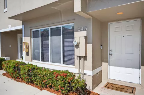 245 Riviera Cir #245, Weston, FL 33326