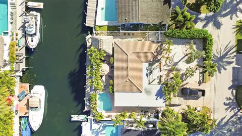 2401 SE 12th St, Pompano Beach, FL 33062