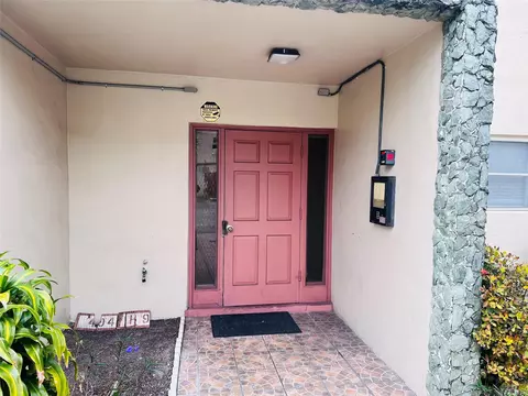 4046 NW 19th St #203, Lauderhill, FL 33313