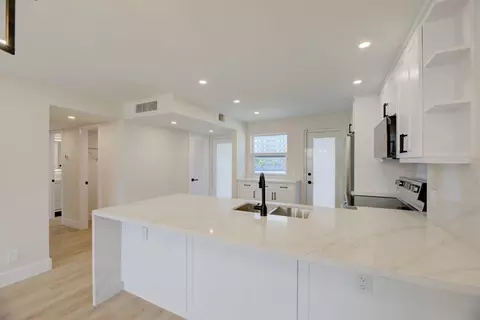 201 N Ocean Blvd #207, Pompano Beach, FL 33062